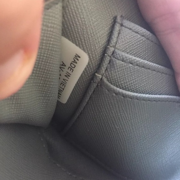 Michael Kors Zip Wallet Snakeskin Grey Wristlet - Picture 6 of 6